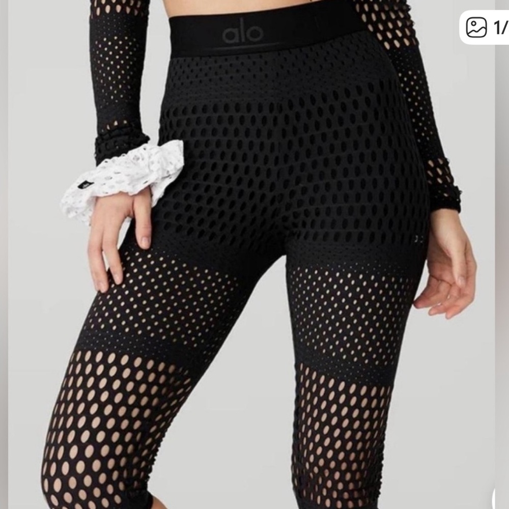 ALO Yoga Black Open Knit Perforated Leggings XS